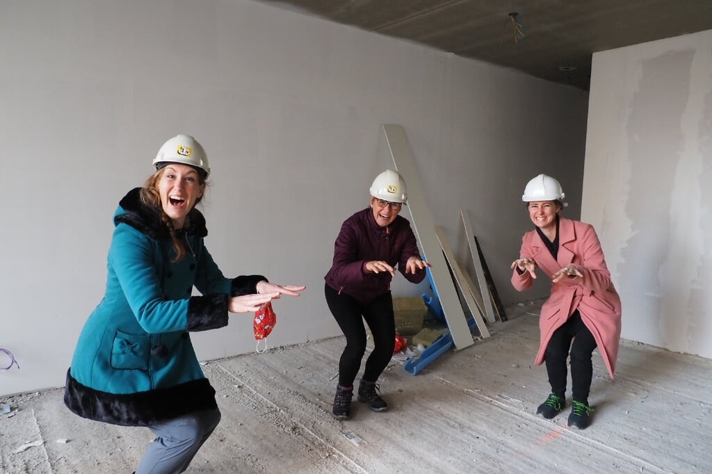 Afgelopen december waren medewerkers Gerjanna, Anne en Karin aanwezig om samen met de mensen van Jorritsma Bouw, het bereiken van het hoogste punt te vieren. 