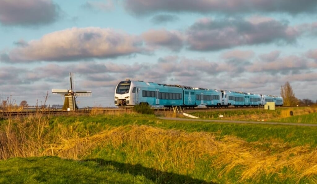 Arriva gaat extra treinen inzetten deze zomer in Friesland én enkele treinstellen ombouwen zodat er meer fietsen mee kunnen richting Harlingen oftewel de Waddeneilanden.