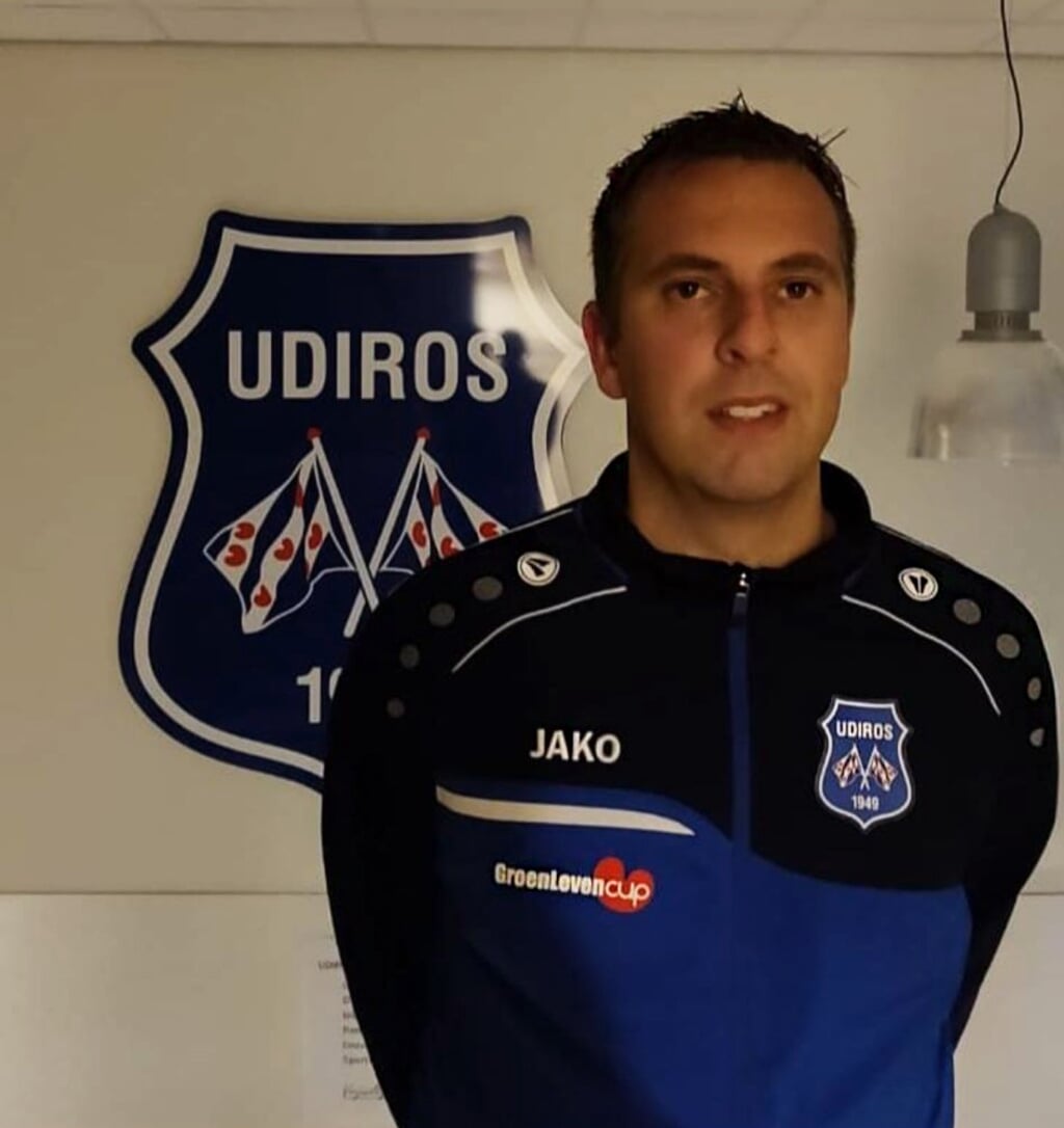 Oebele Schokker is de nieuwe hoofdtrainer van UDIROS. 