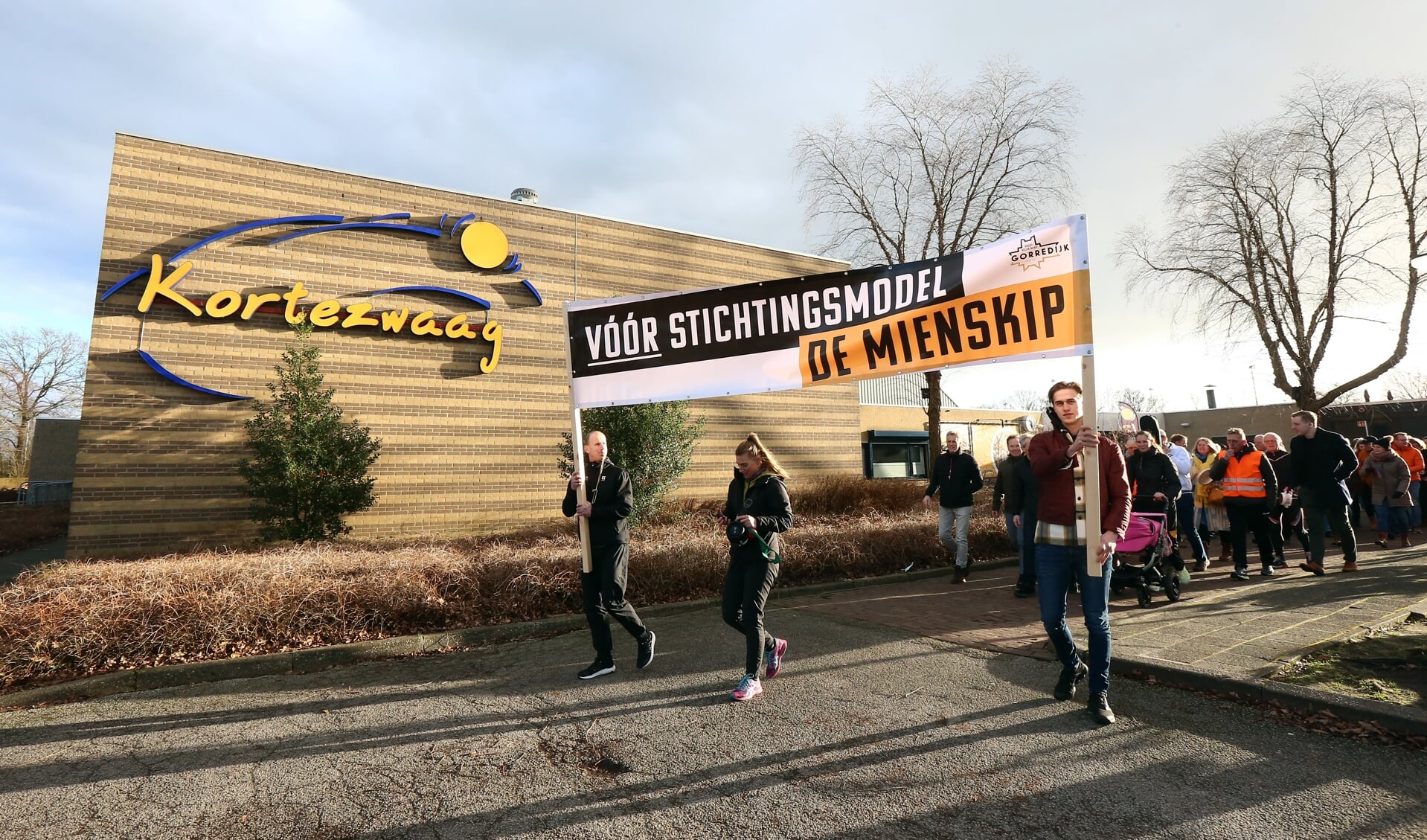 Vrijdag organiseerde de mienskip in Gorredijk nog een lawaaiprotest voor haar eigen plan.