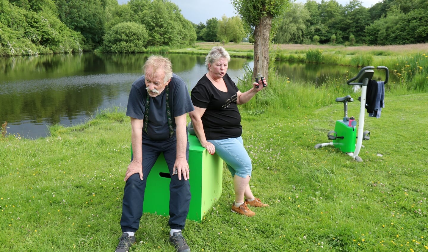 Henk Postma en Ida Visser repeteren voor een van de eenakters.