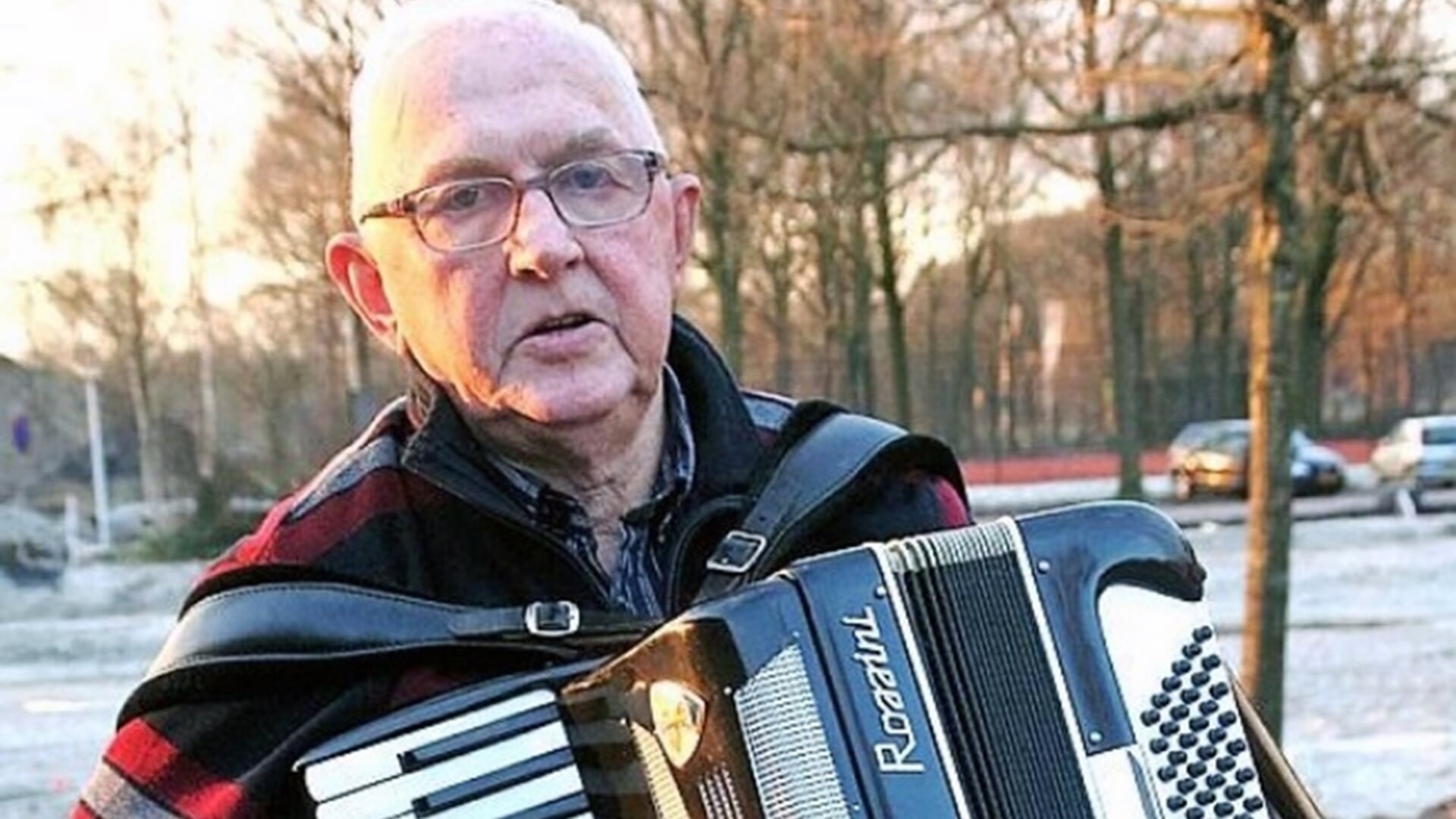 De inmiddels overleden Riemer Veldkamp, initiatiefnemer van het accordeonfestival in Bakkeveen.