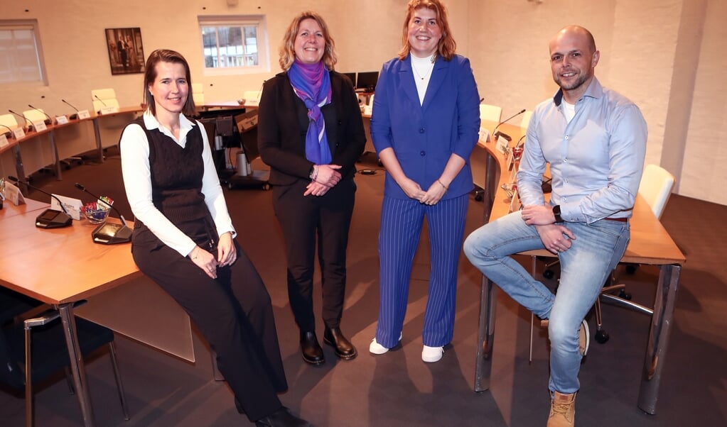 Raadsleden Elisabeth Mulder, Anja Wiersma, Anneke Oosterwoud en Martin de Vries.