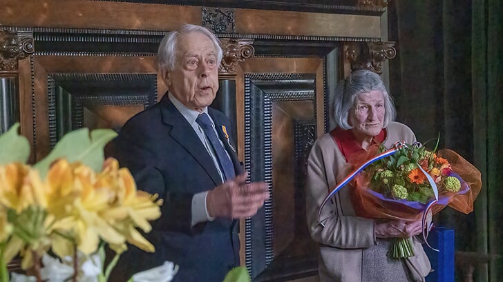 De net onderscheiden Freddy de Marchant et d’ Ansembourg met zijn vrouw.  