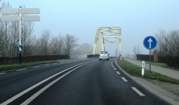 <p>De N236 is onlangs grotendeels opgeknapt met hier en daar gescheiden rijbanen.</p>