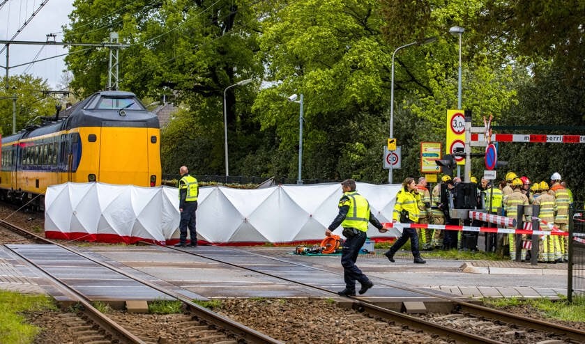 De plaats van het ongeval is afgezet.