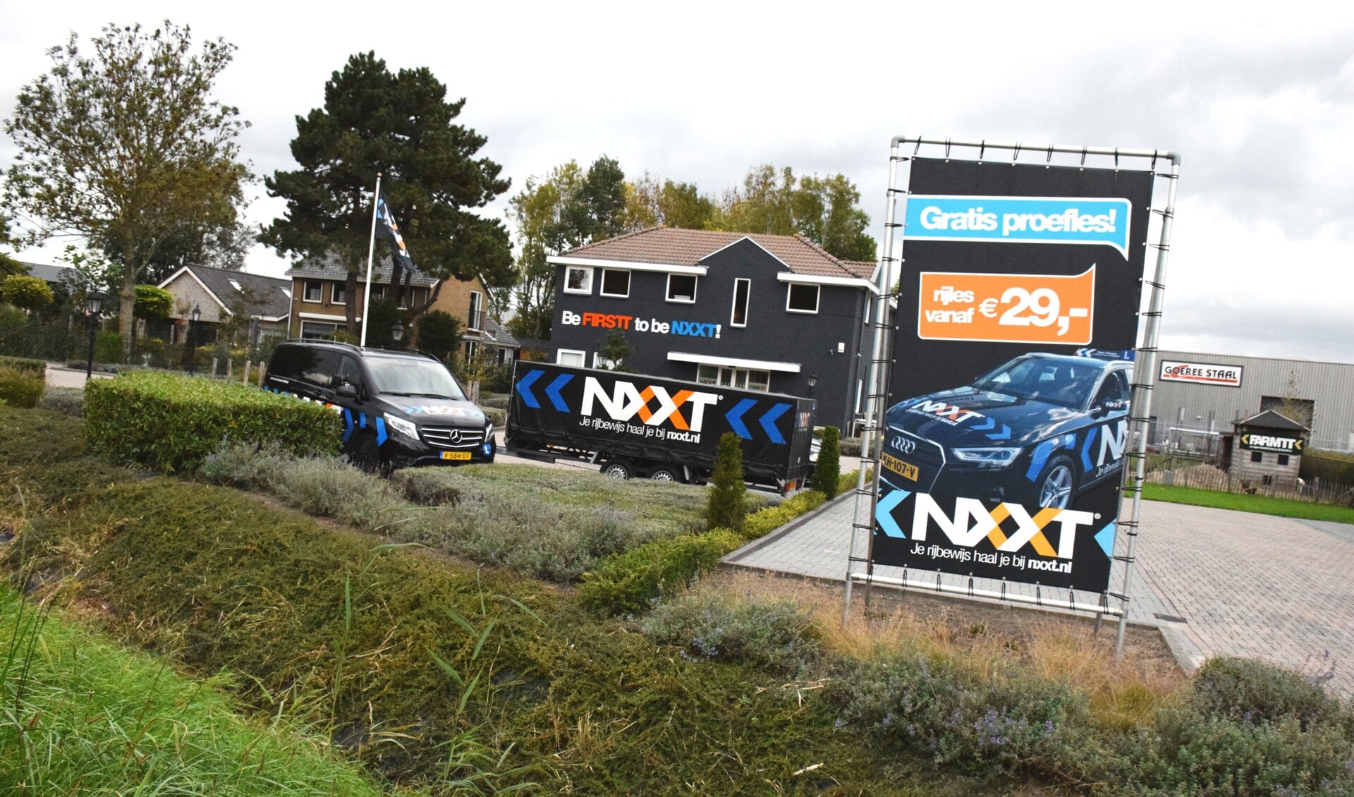 NXXT is een van de vele franchiseorganisaties in de rijscholenbranche. 