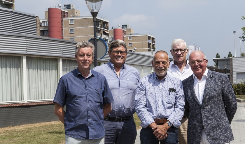 V.l.n.r. René Dullaart, Herman van der Kamp, Hans Kieft, Joop Thissen en Henk Engel. Foto: Michel van de Langenberg