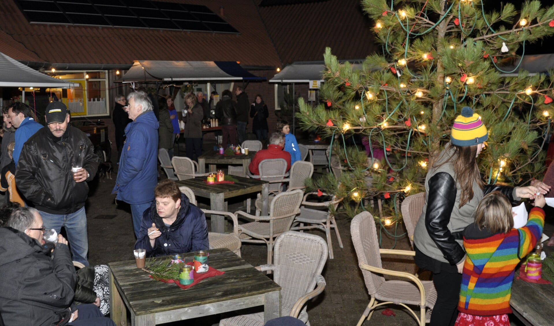 Kerstmarkt bij het Maartenhuis. (Foto Gerrit Verhoeven)