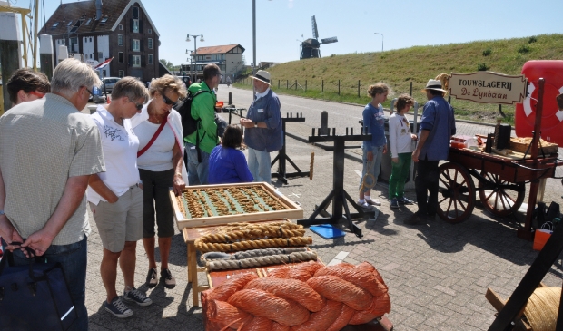 De markt op de haven in Oudeschild.