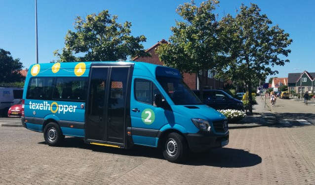 Een hopperbusje op de Elemert in Den Burg.