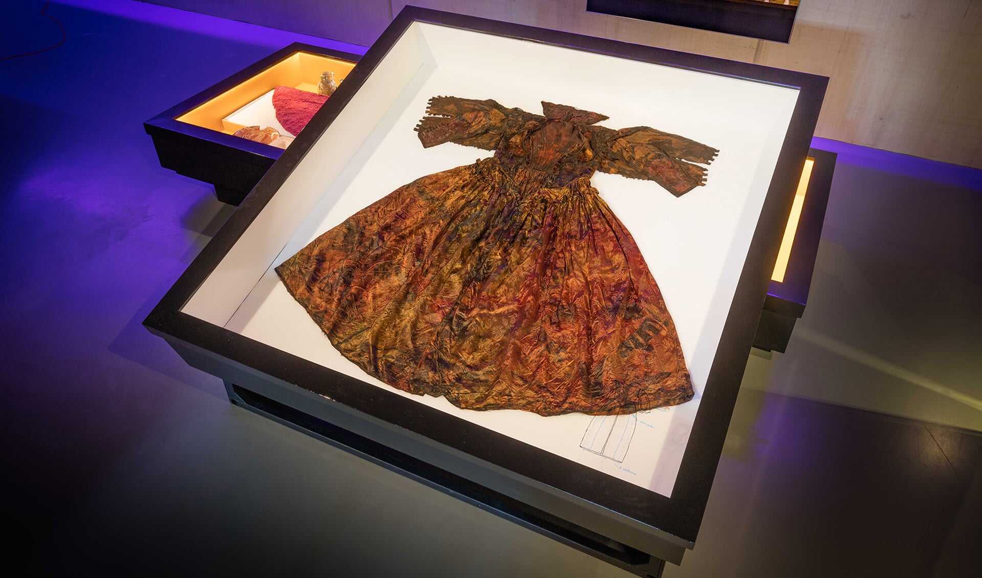 De jurk zoals hij te zien was in de expositie GardeRobe in Kaap Skil in het voorjaar van 2016