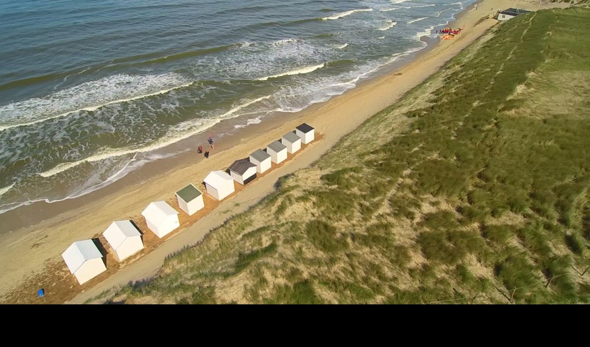 Goed is te zien waarom de strandhuisjes bij paal 9 lastig geplaatst konden worden. Foto: Ton Zegers.