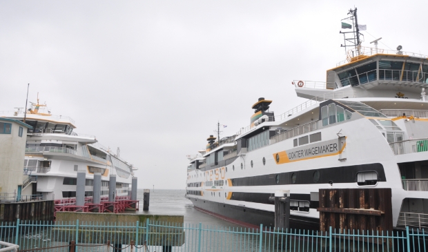 De Texelstroom en de Wagemaker in de veerhaven op 't Horntje.