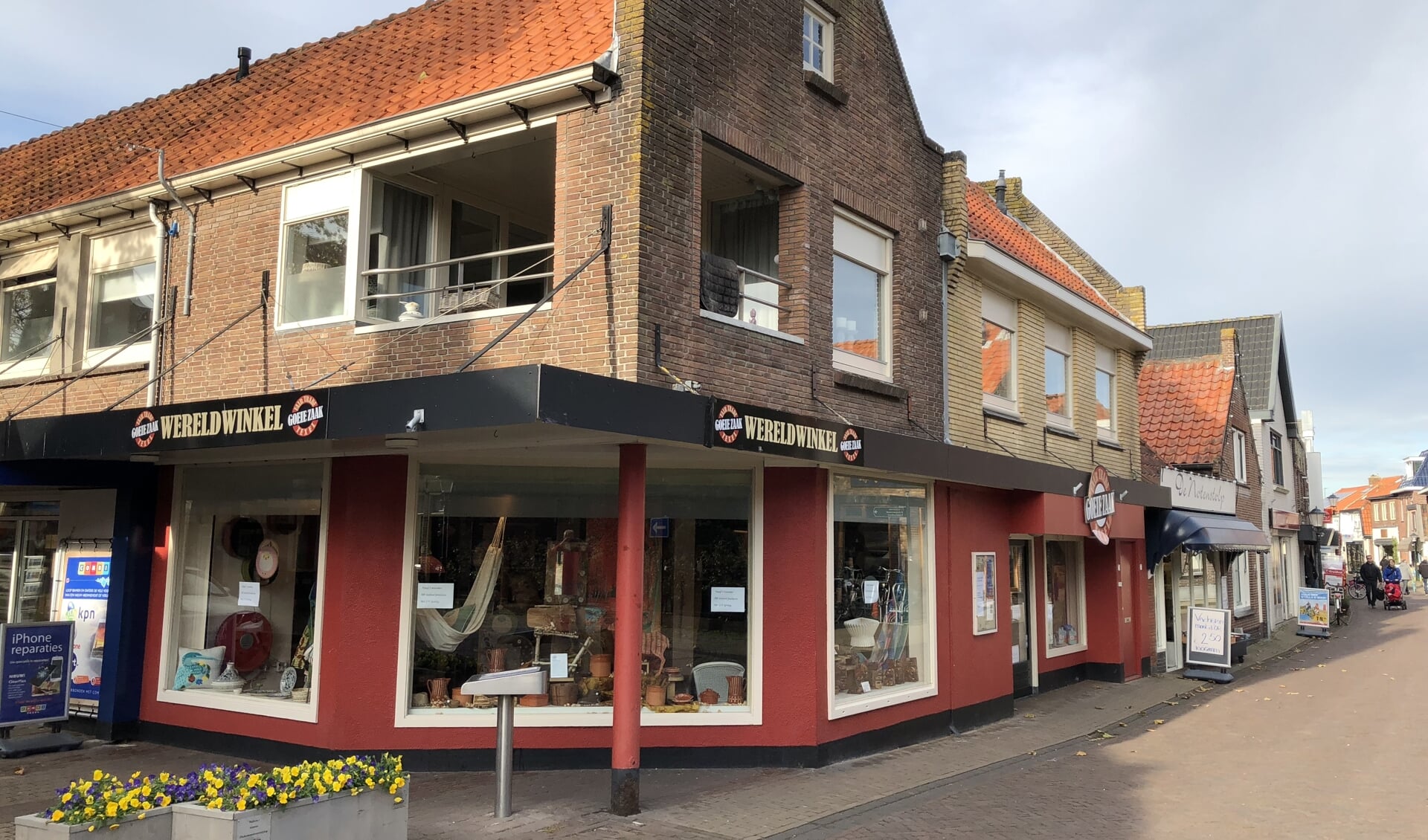 De Wereldwinkel aan de Weverstraat in Den Burg.