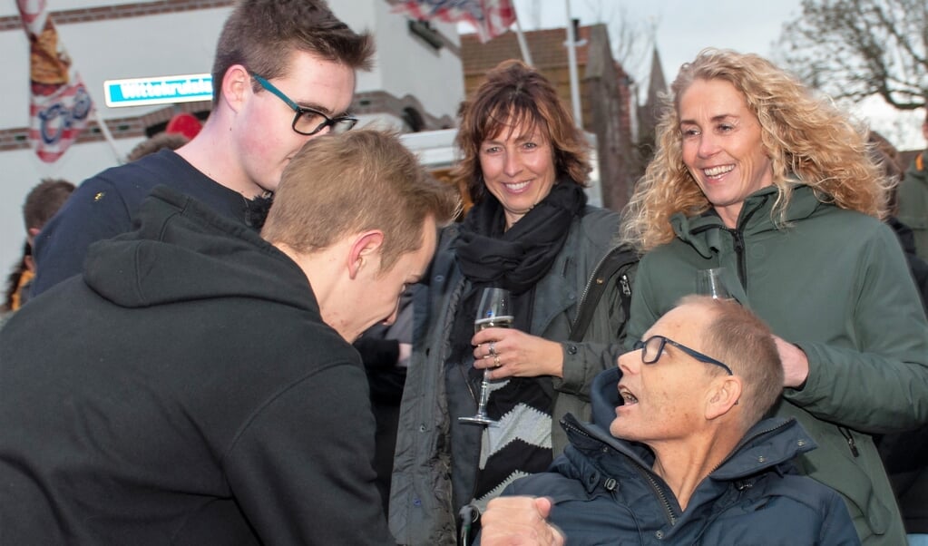 Dj's Aron Zeeman en Sil van Heerwaarden kregen bezoek van Rob en Mirjam Daalder.