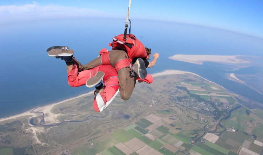 Parachutespringen En Rondvluchten Maken - TEXEL | Het '0222' Gevoel