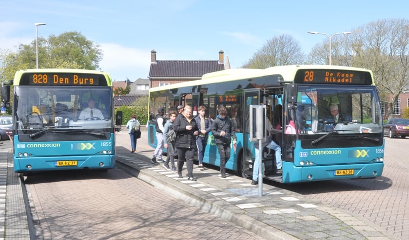 Lijn 28 stopt vanaf 22 juli in Den Burg vermoedelijk alleen nog aan de Elemert. Lijn 828 vervalt.