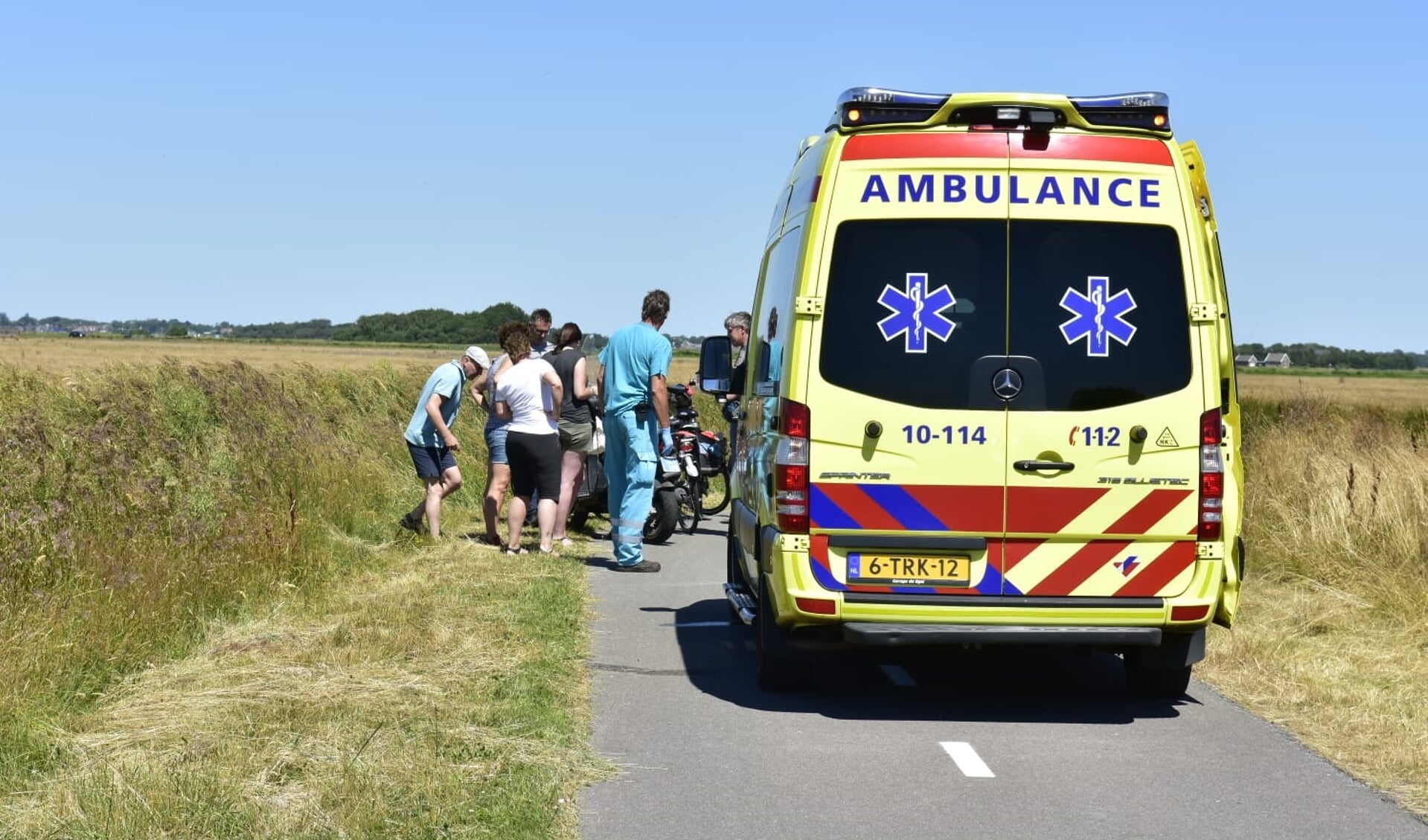 De ambulance in actie op de Stolpweg