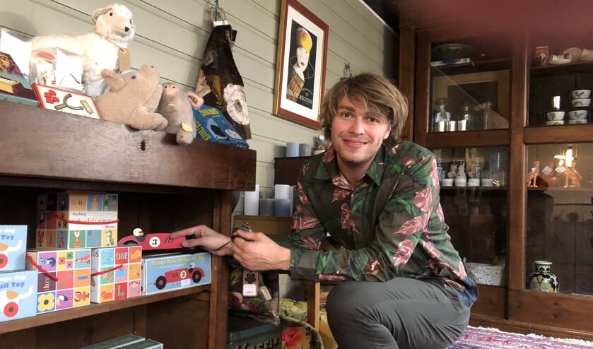 Olivier Verschoor in de winkel in de Weverstraat die hij zaterdag opent.
