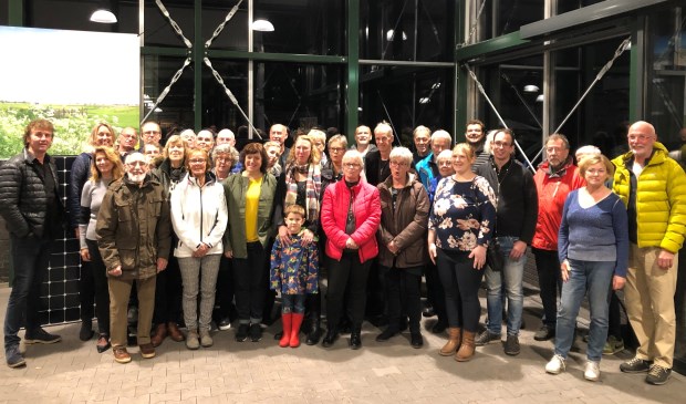 De deelnemers aan het collectieve zonnedak bij Van der Werve.
