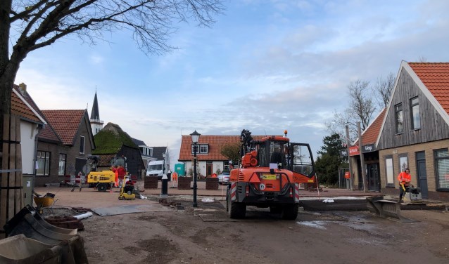 Het plein tegenover Goënga.