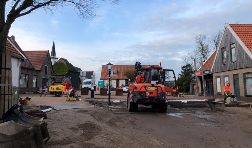 Het plein tegenover Goënga.
