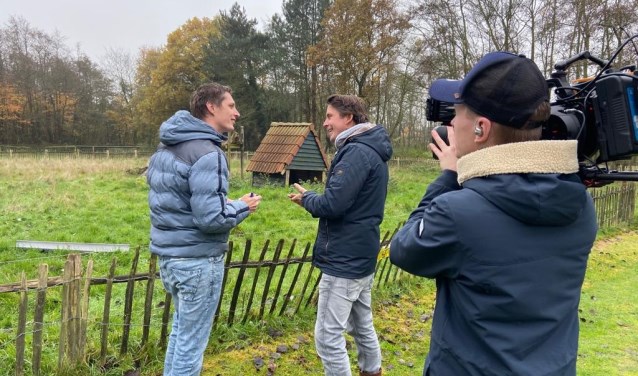 Hoofdredacteur Job Schepers interviewt Lodewijk Hoekstra bij 'de kinderboerderij 2.0'.