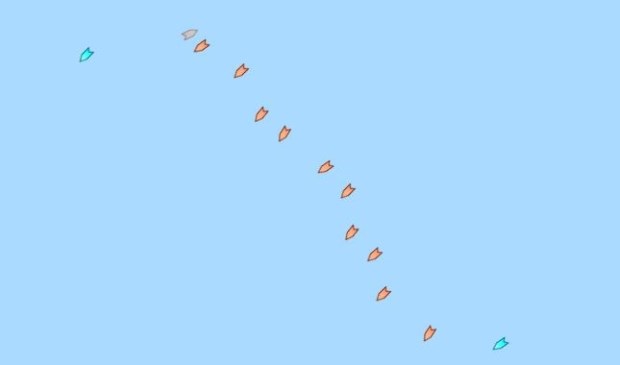 Op marinetraffic is te zien hoe diverse kotters en andere schepen aan het zoeken zijn naar de opvarenden van de vermiste UK165 Lummetje.