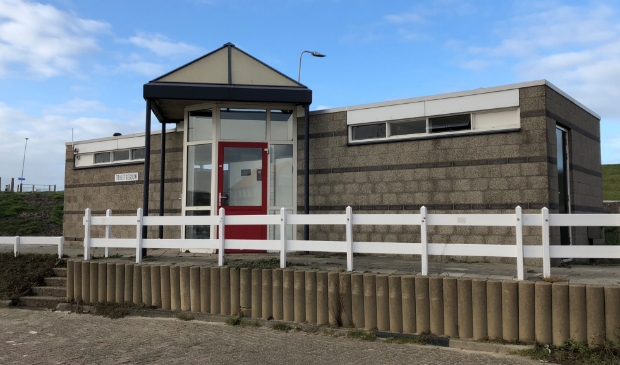 Het toiletgebouw op de haven van Oudeschild.