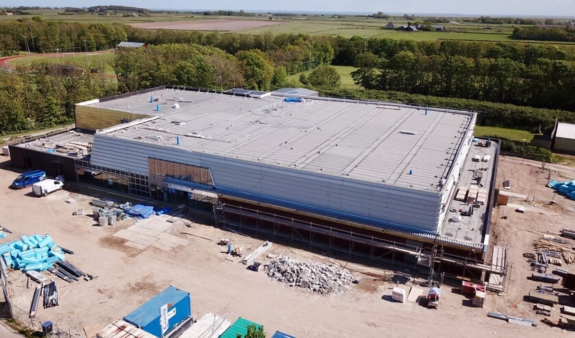 De nieuwe sporthal in wording.