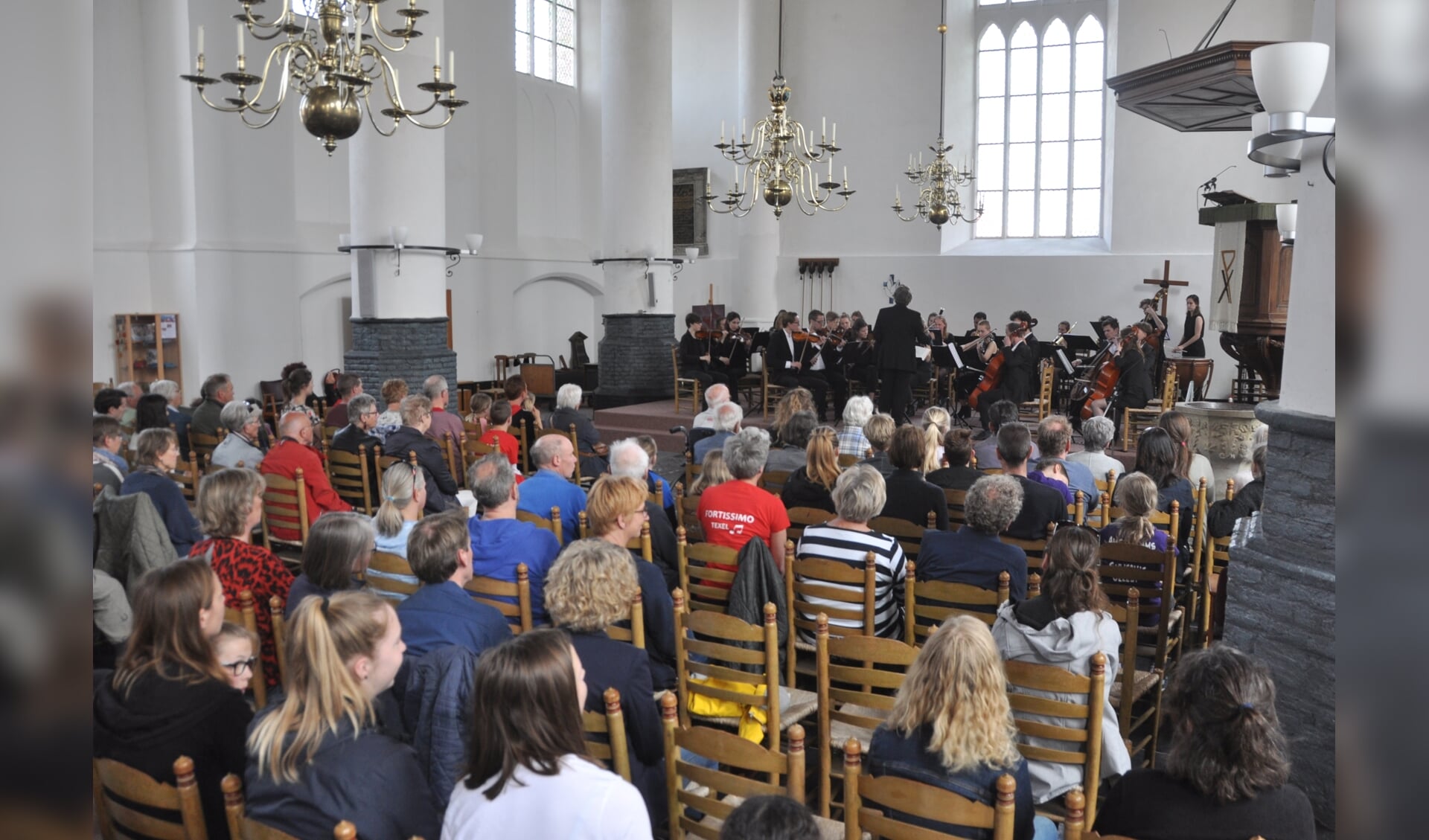 Het Amsterdams Studenten Orkest in de Burghtkerk in Den Burg.