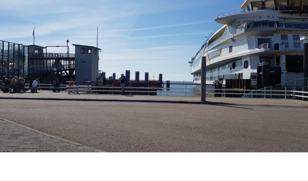 Texelstroom aan de onderhoudskade.