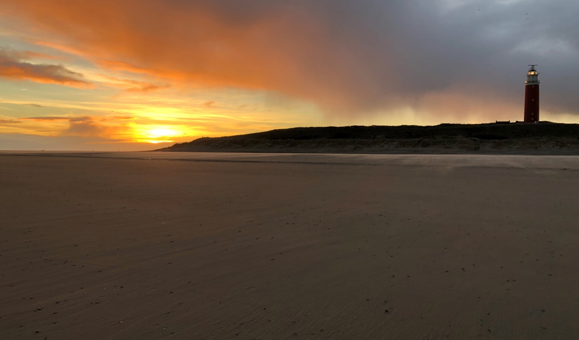 Het strand bij de vuurtoren vanochtend.