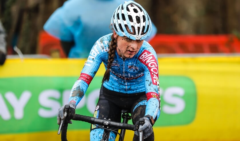 Denise Betsema tijdens de wedstrijd in Hoogerheide.