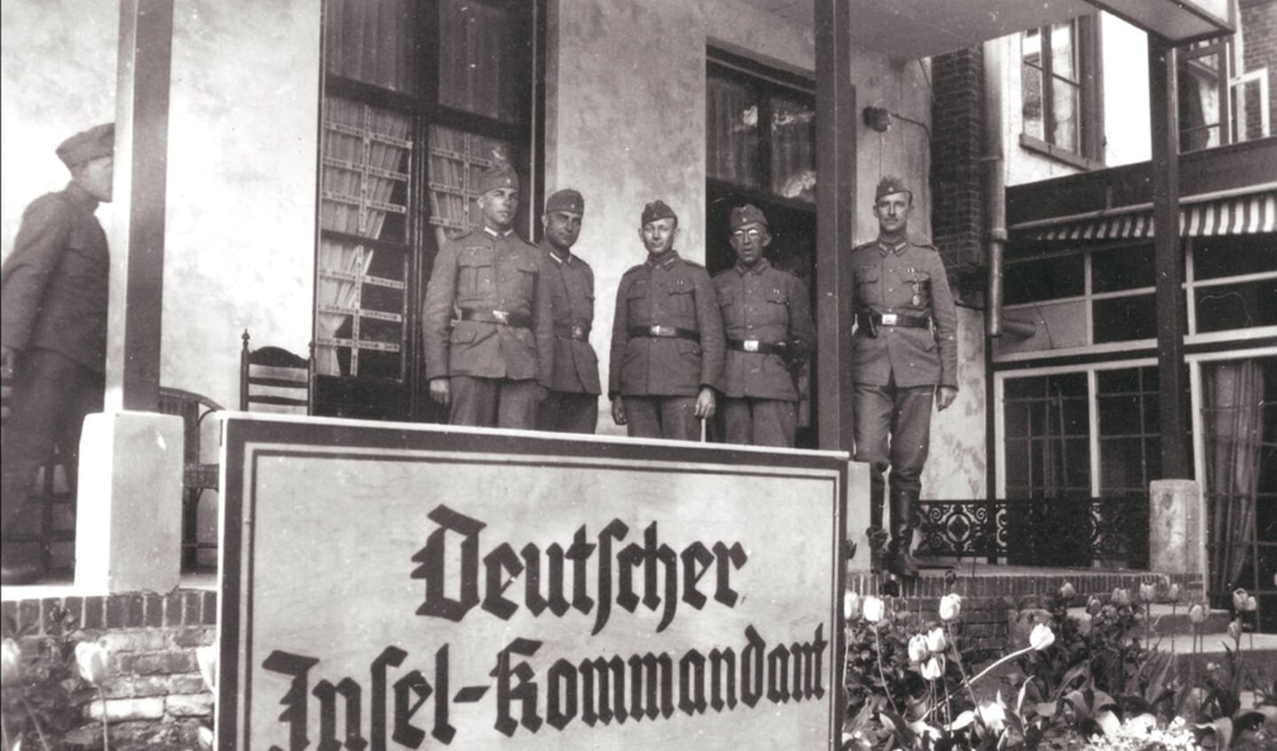 De Duitsers vestigden hun hoofdkwartier in Hotel Texel (nu De Lindeboom).