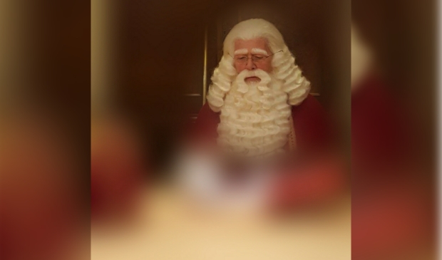 <p>Sinterklaas beraadt zich. </p>