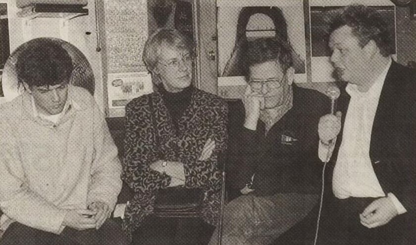 Erik van Bruggen (rechts) in 1999 in De Pilaar in Den Burg toen hij samen met Lennart Booij campagne voerde om partijvoorzitter van de PvdA te worden.