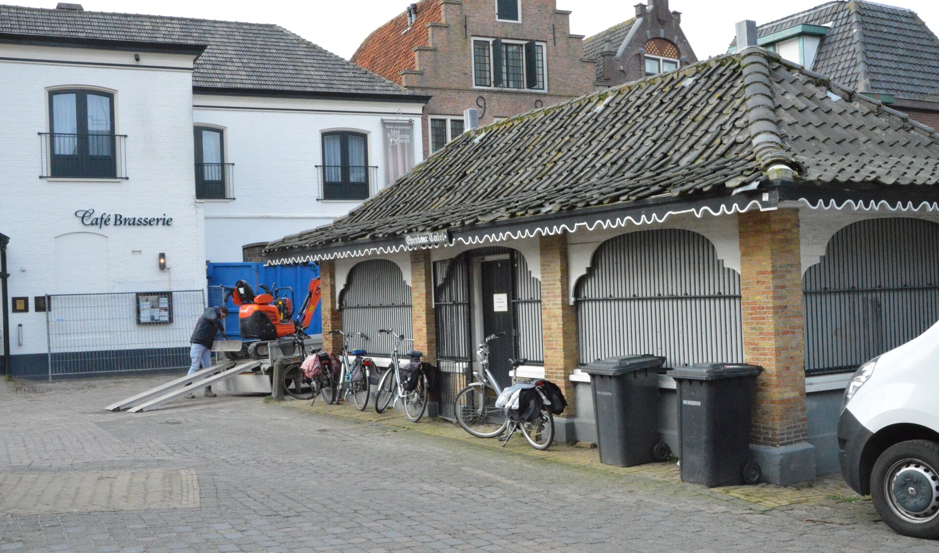 In het verleden deed het Waaggebouw dienst als openbaar toilet.