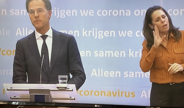 Premier Rutte tijdens de persconferentie.