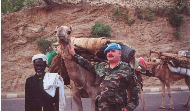 Aad van Gils tijdens een vredesmissie in Eritrea, dat een conflict uitvocht met Ethiopië.