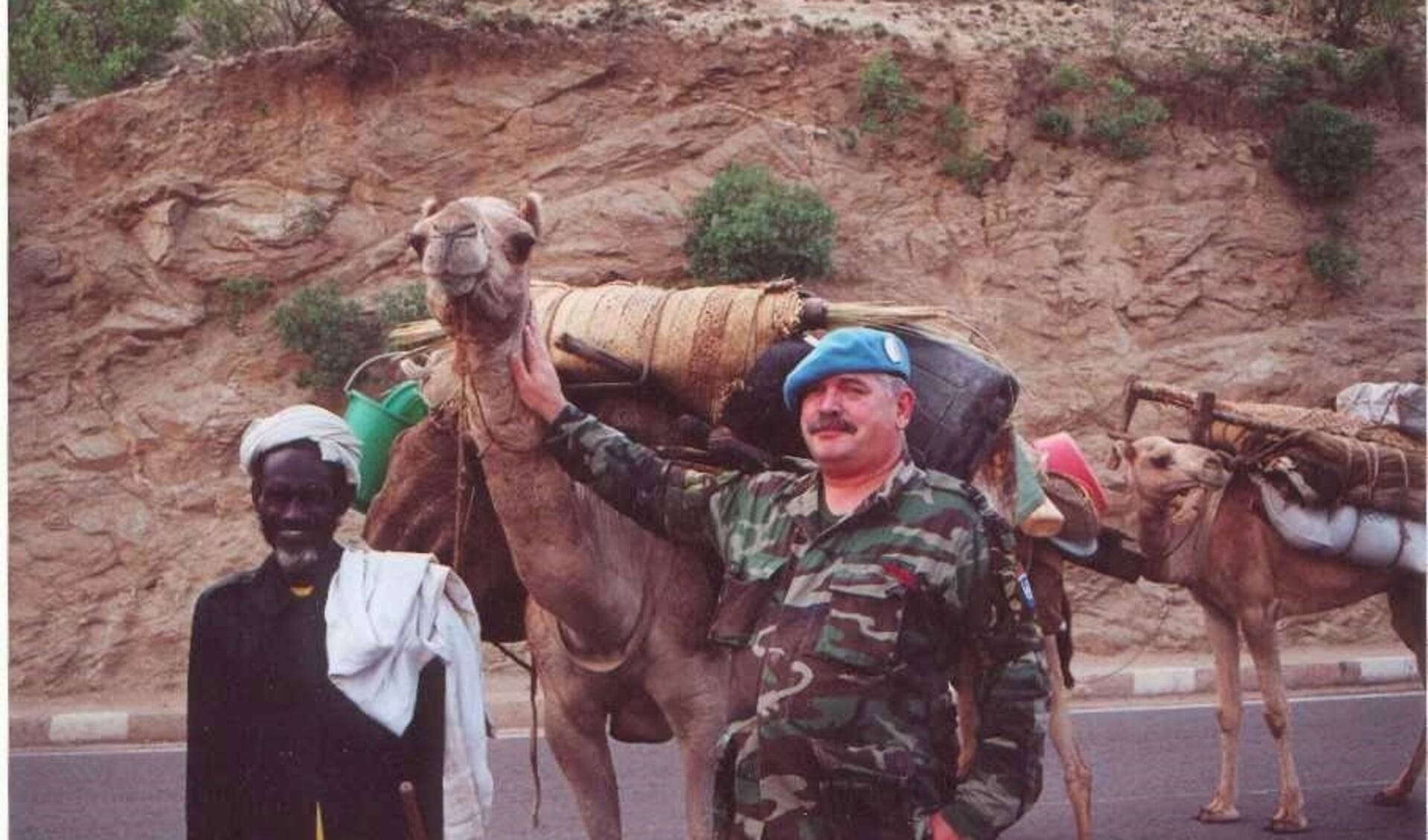 Aad van Gils tijdens een vredesmissie in Eritrea, dat een conflict uitvocht met Ethiopië. 