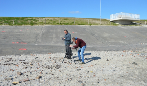 Marc noteert de door Rodney waargenomen vogels.
