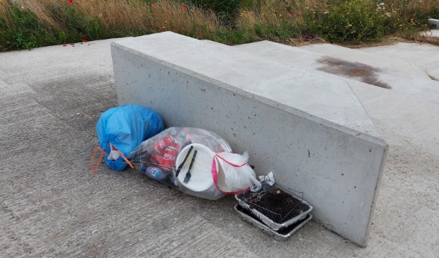 <p>Uit het zicht gedumpt in Waalenburg.</p>