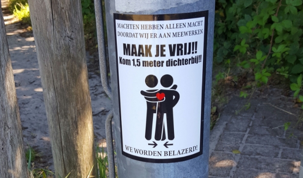 <p>De sticker in de Texelse natuur.</p>