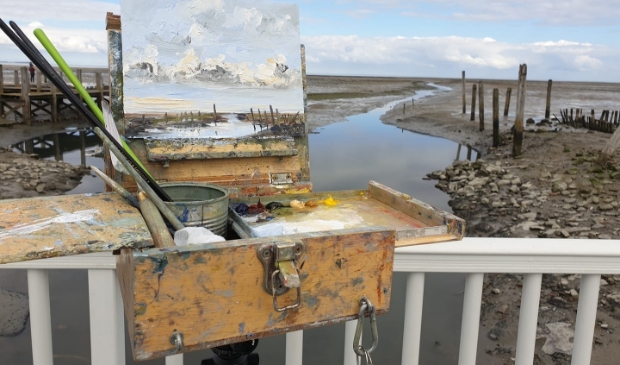 Sonja Brussen schildert buiten en exposeert in Galerie Posthuys