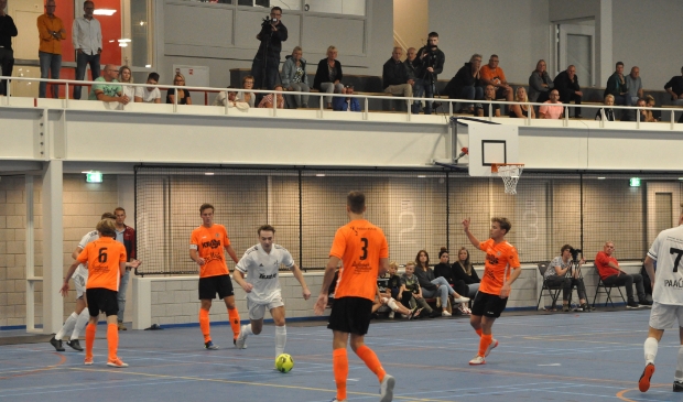 <p>Texel Futsal in actie in de TXL sporthal in Den Burg tegen Volendam tijdens de eerste wedstrijd in de eredivisie.</p>
