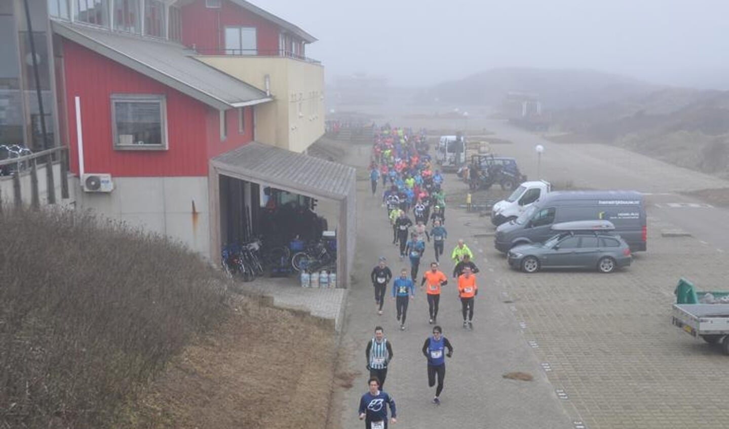 De start om 13.00 uur nabij Kogerstrand. (Foto: Mikel Knippenberg)