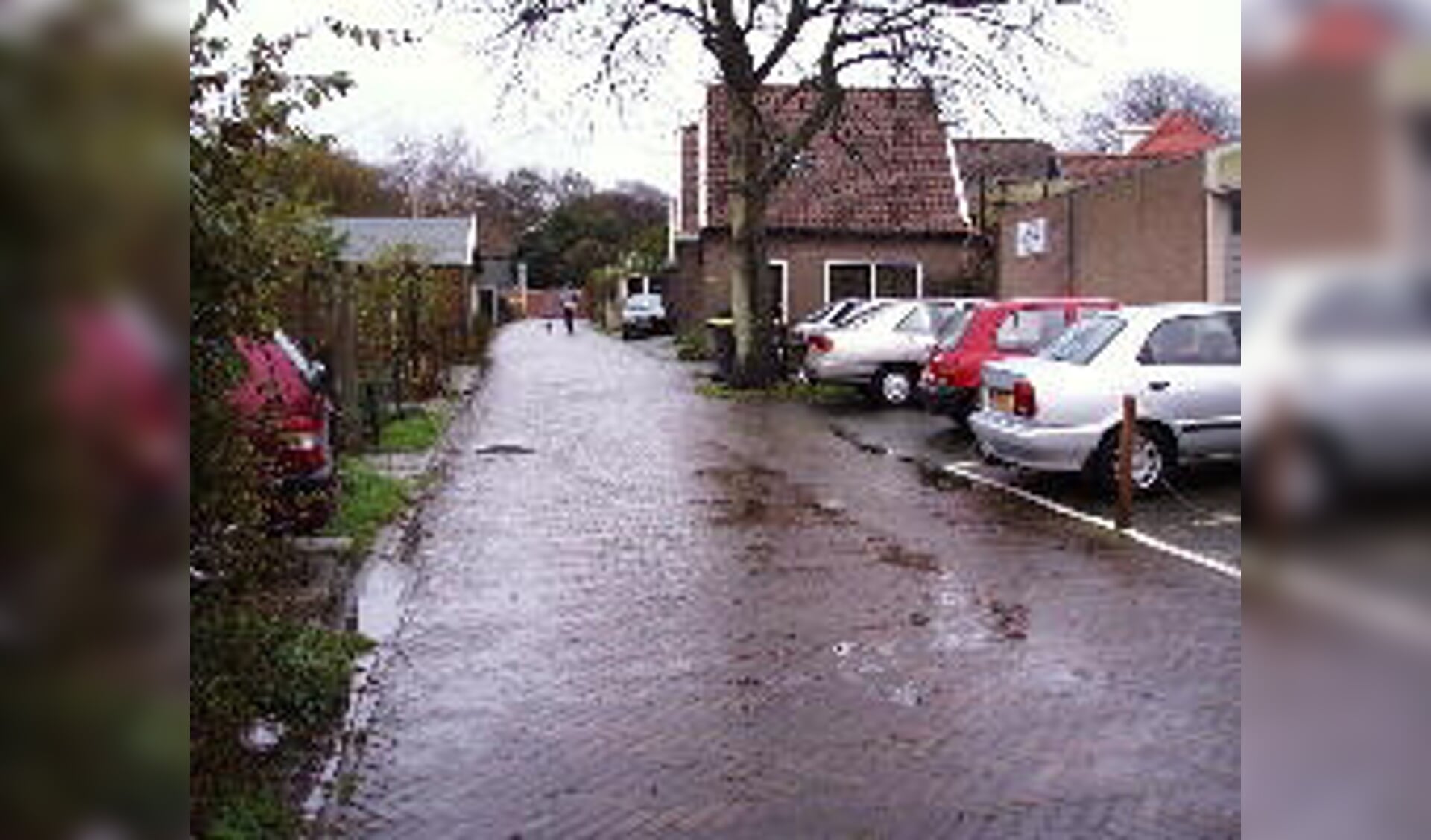 Aan het Achterom in Den Burg zijn de afgelopen tijd drie auto's bekrast.