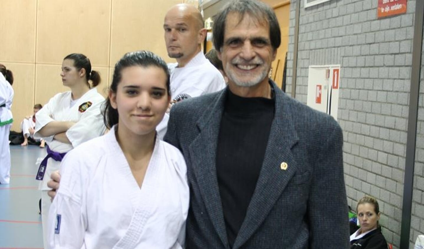 Afef met Grandmaster Giacobbe, die haar prees om haar talent en discipline. (Foto: Budovereniging Shima)